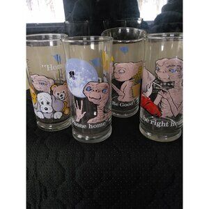 VINTAGE SET OF 4 ET GLASSES  PIZZA HUT 1980s